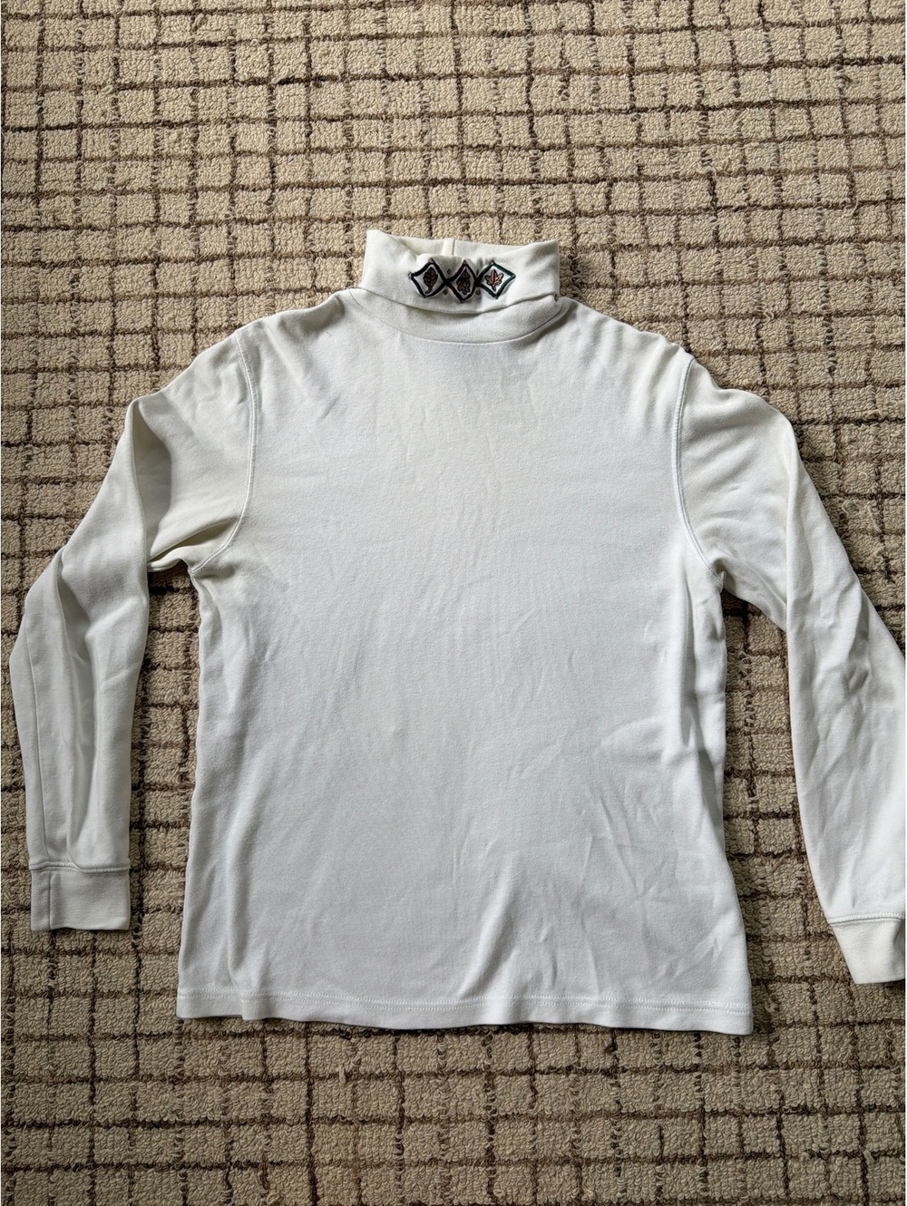 Vintage women’s fall, autumn embroidered white turtleneck Grandma cottagecore